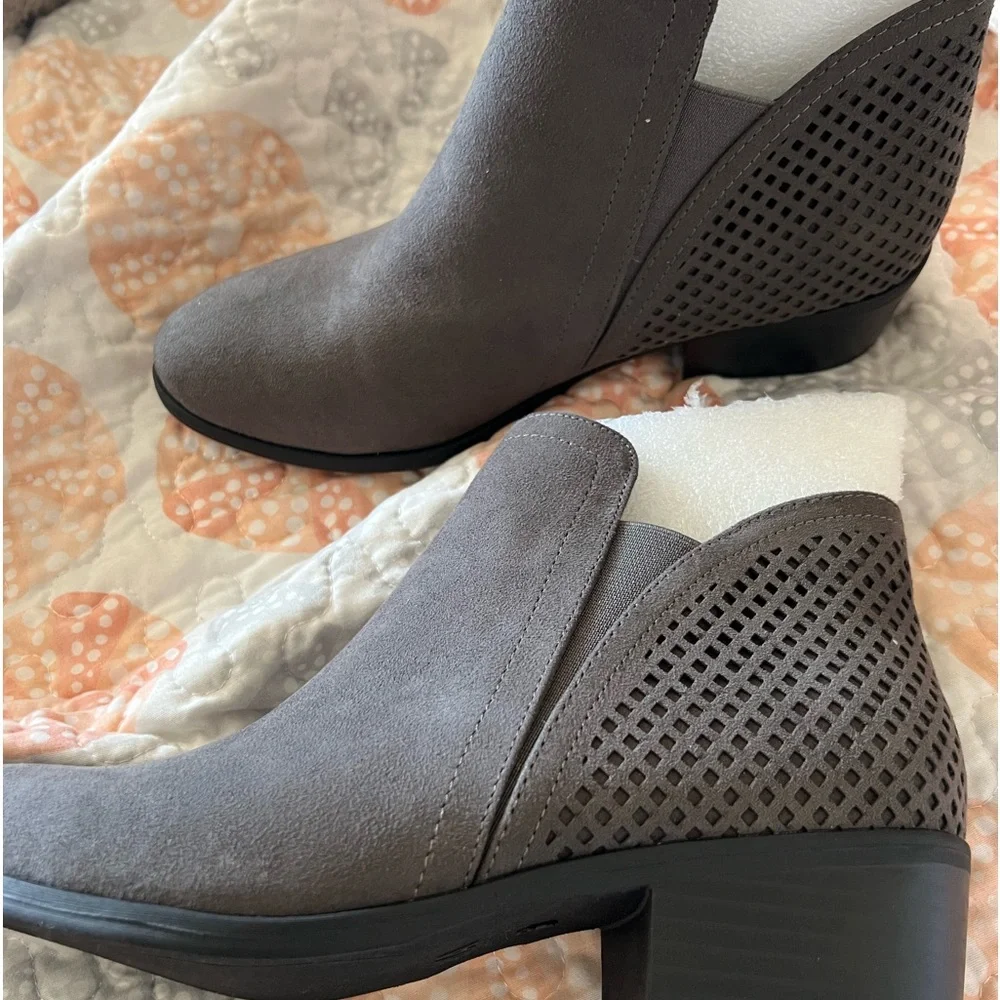 Boots - Picture 1 of 2